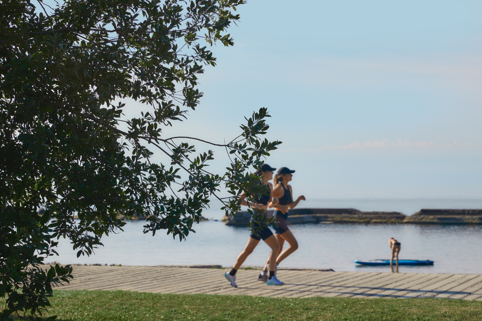 A relaxed waterfront lifestyle at Lakeview Village
